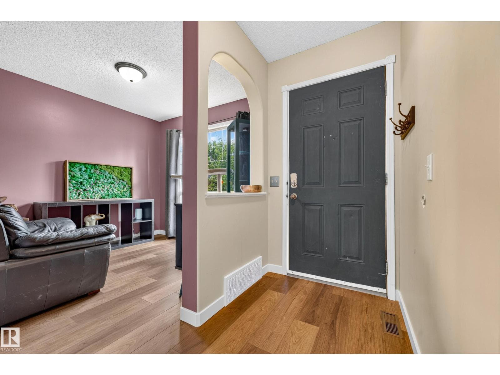 14 BIRCHGLEN CR — photo 2