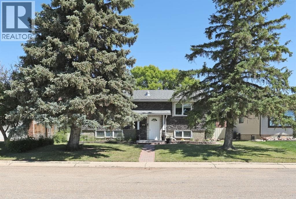 52 Marshall Drive W