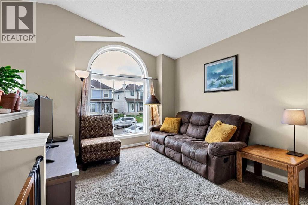 135 Covewood Close NE — photo 3