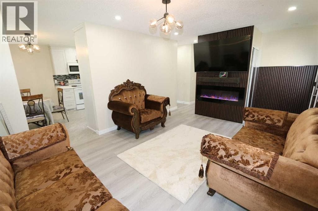 707 Malvern Drive NE — photo 5