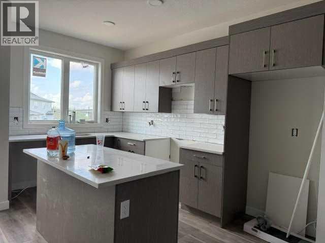 12 Memorial Parkway — photo 3