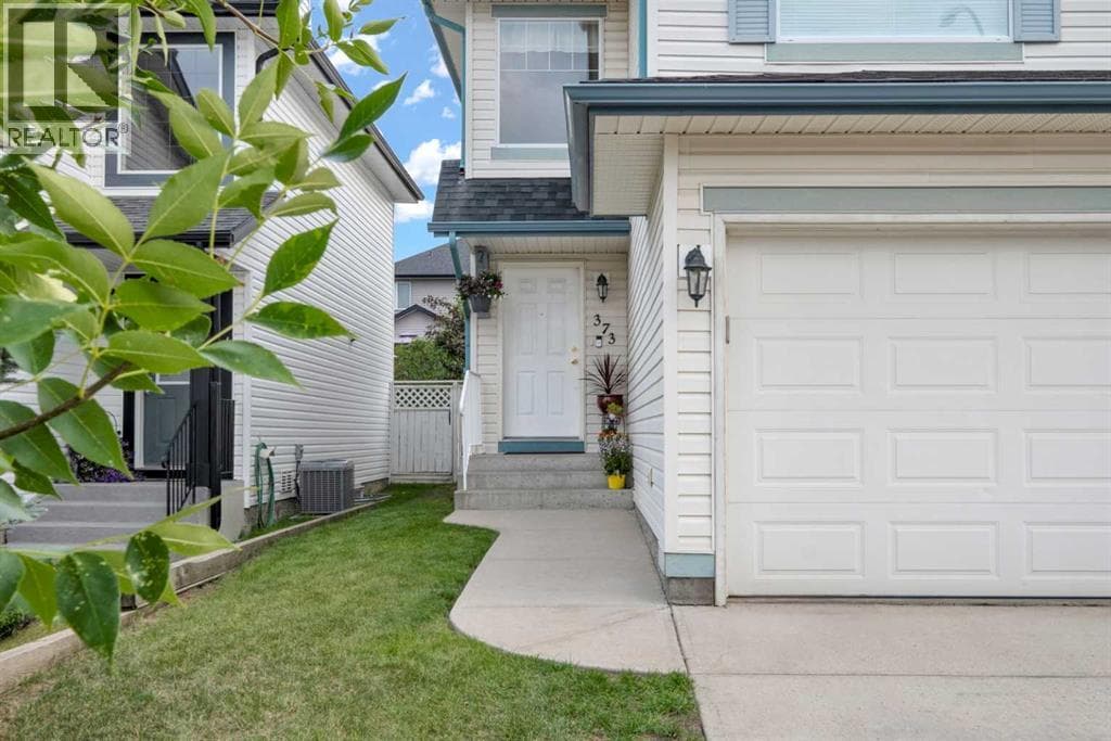 373 Bridlewood Avenue SW — photo 2
