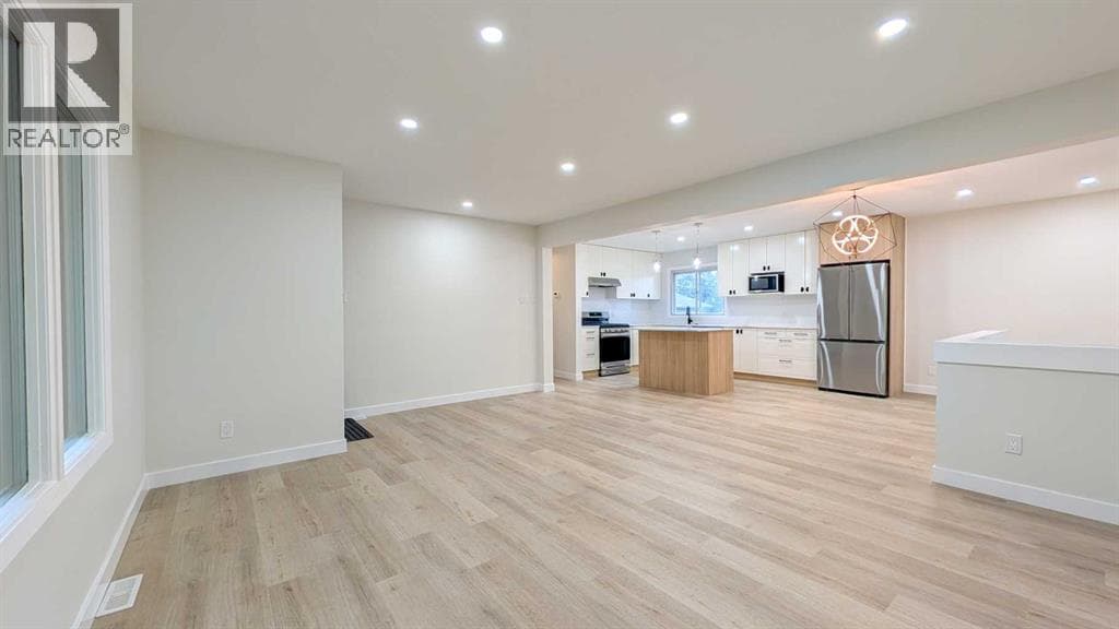 44 Fairview Crescent SE — photo 5