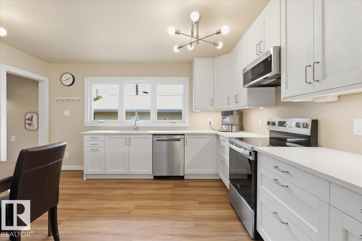 5103 48 AV — photo 5