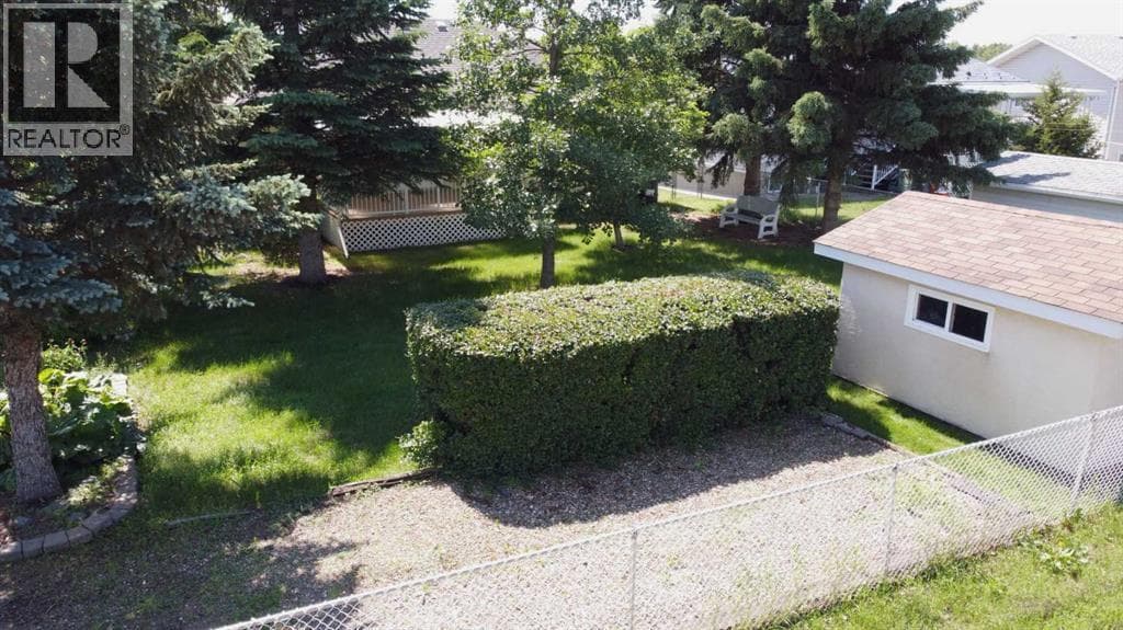 1834 10 Avenue — photo 2
