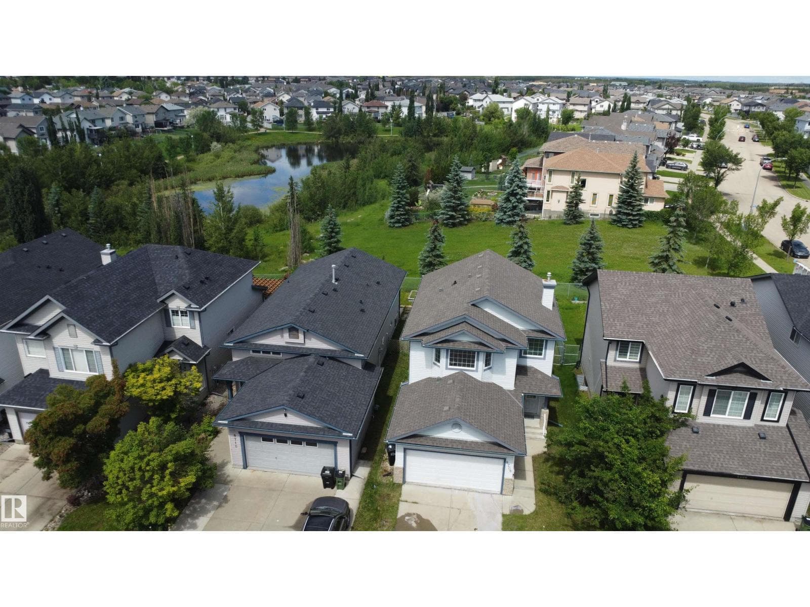 8708 175 AV NW — photo 2