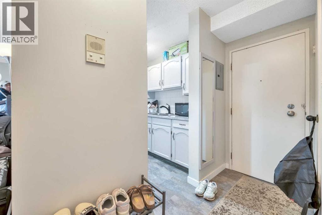 809, 8948 Elbow Drive SW — photo 4