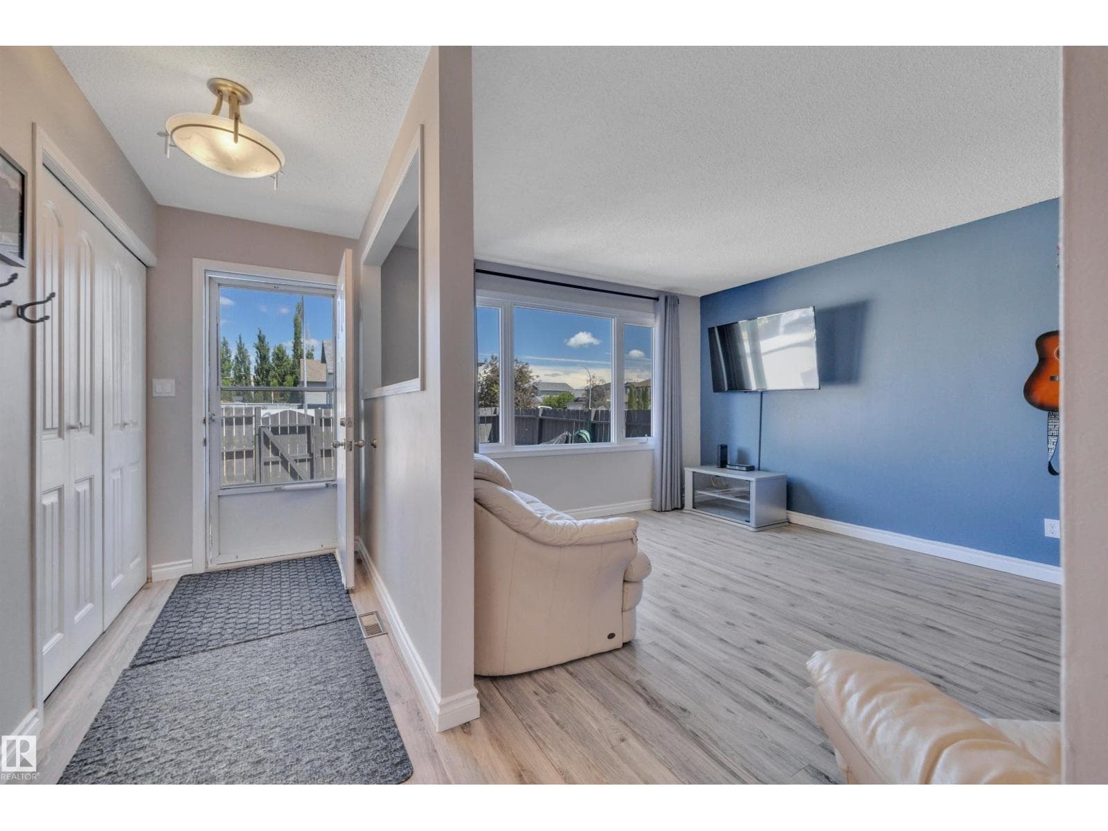 #2 650 Grandin DR
