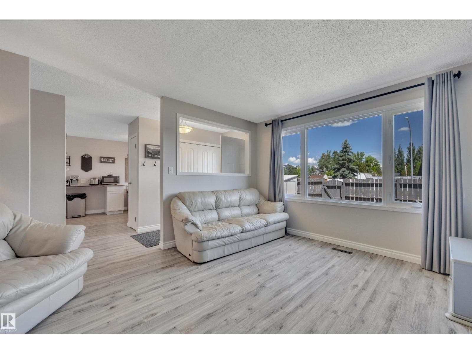 #2 650 Grandin DR — photo 3