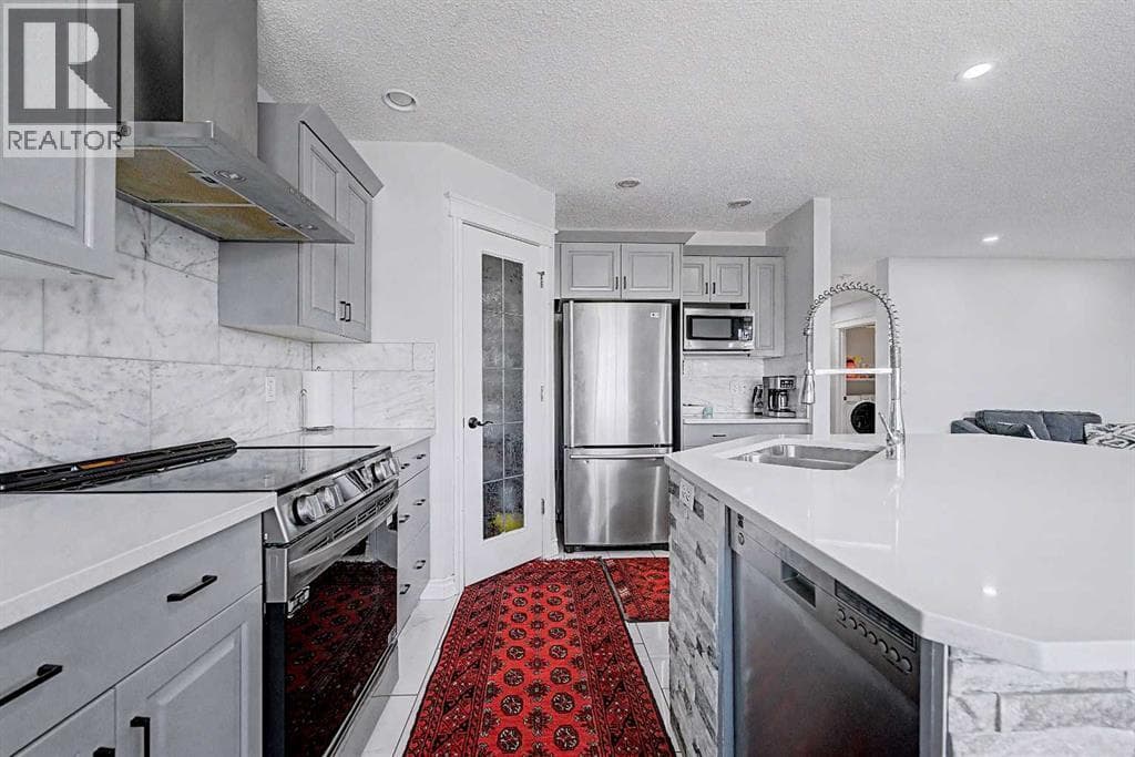 644 Luxstone Landing SW — photo 5