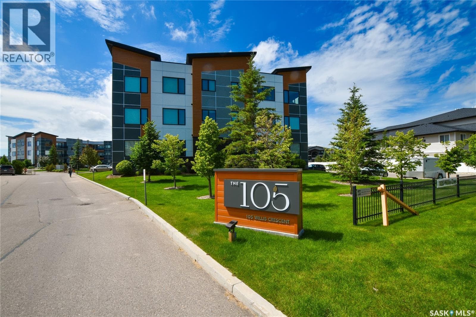 101 105 Willis CRESCENT