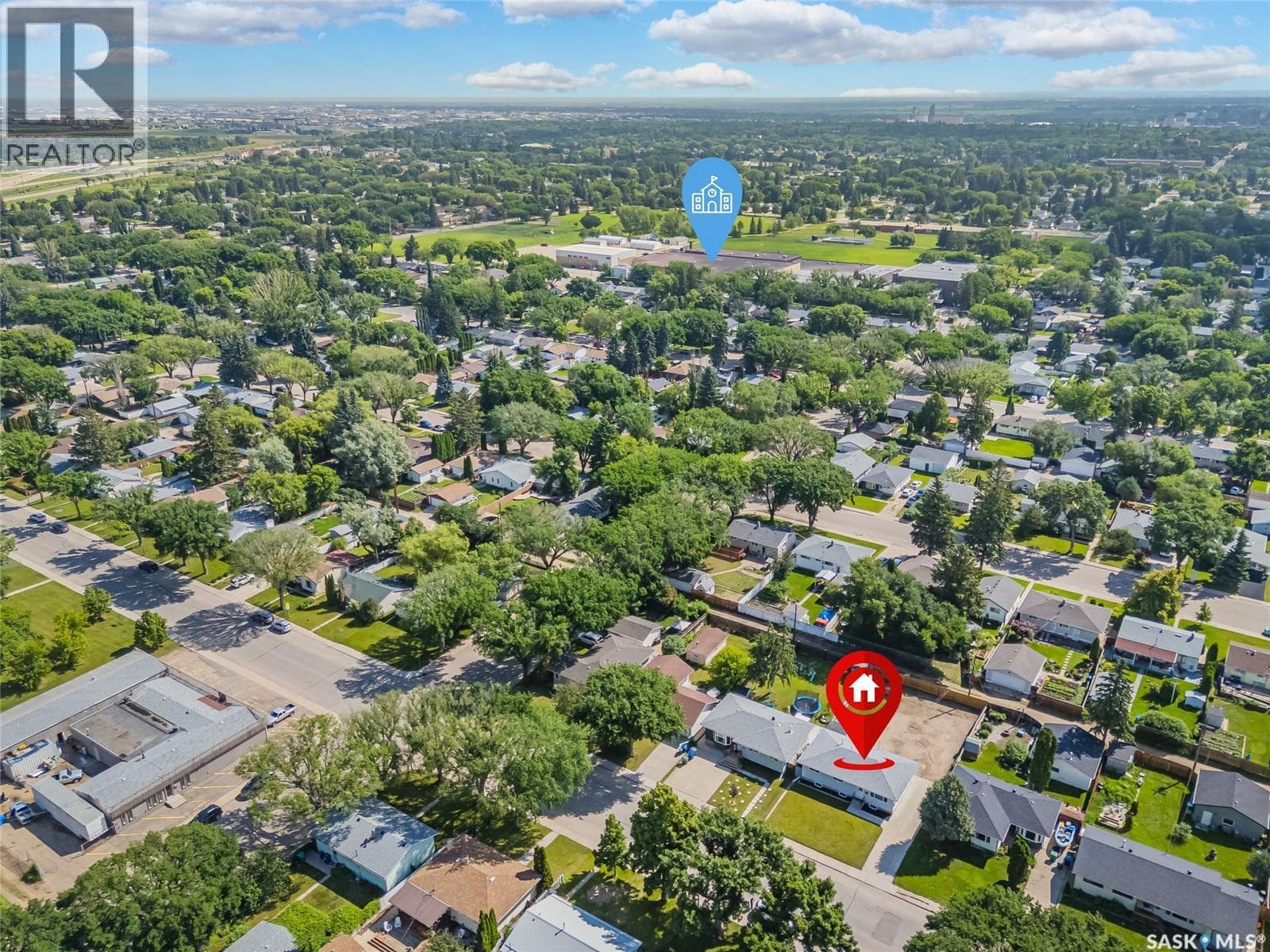 322 Witney AVENUE N — photo 4