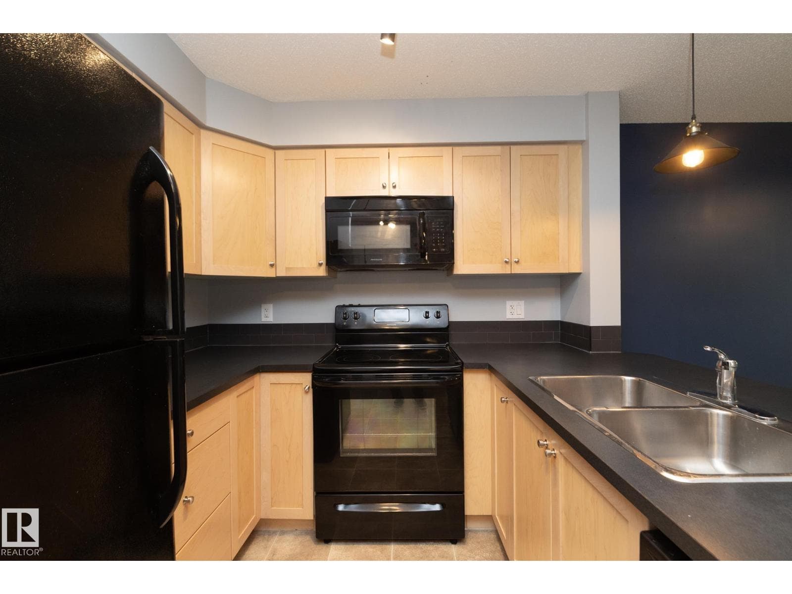 #208 3719 WHITELAW LN NW — photo 3