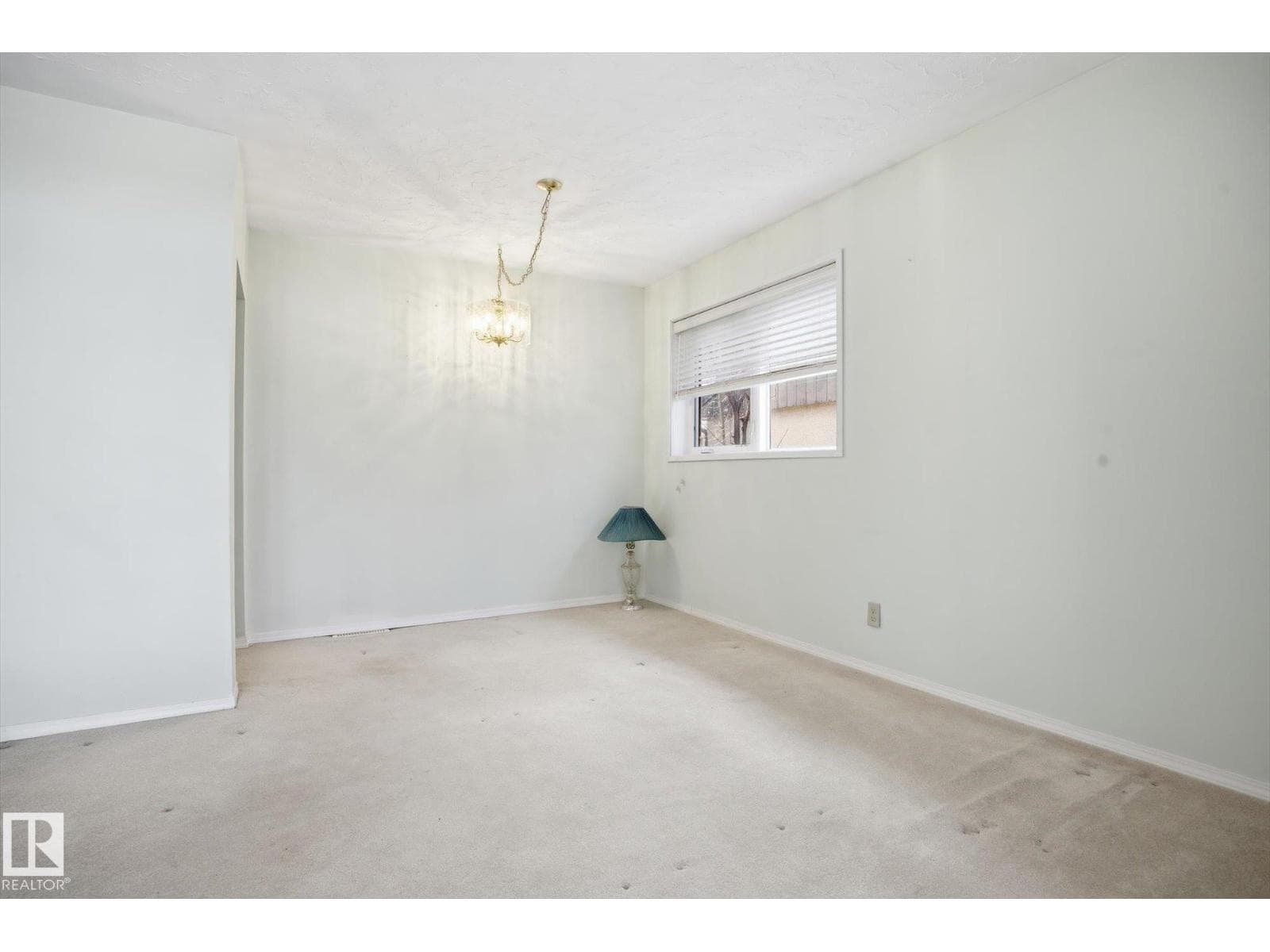 10667 65 ST NW — photo 5