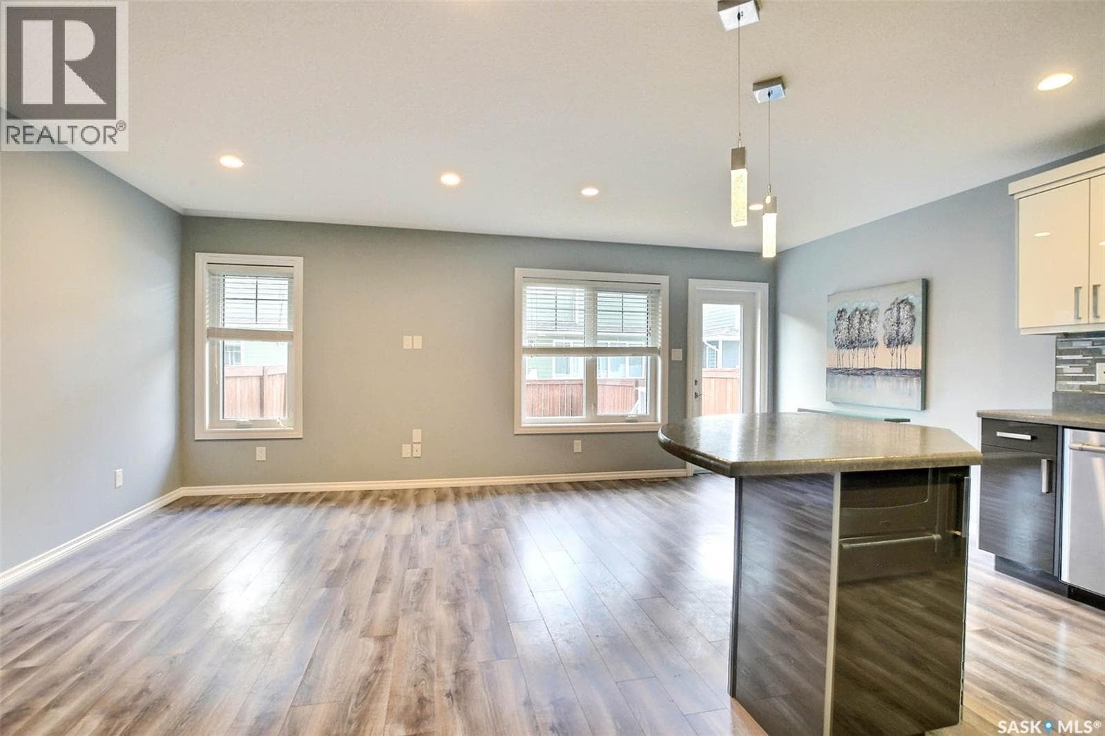 217 4002 Sandhill CRESCENT — photo 3