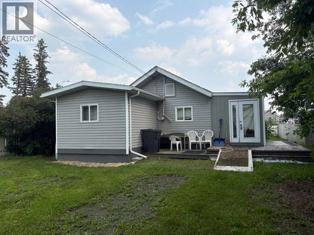 5140 48 Street — photo 2