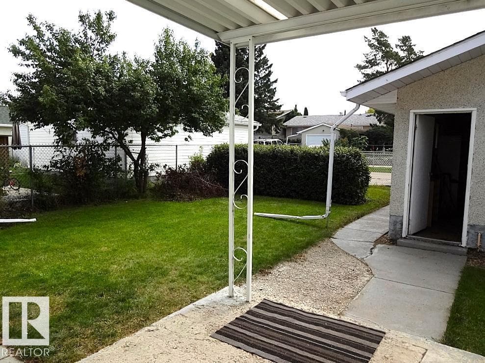 6 BEVERLY AV — photo 4