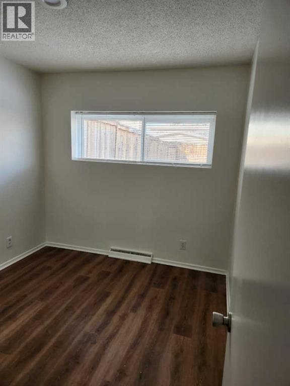 638 640 68 Avenue SW — photo 5
