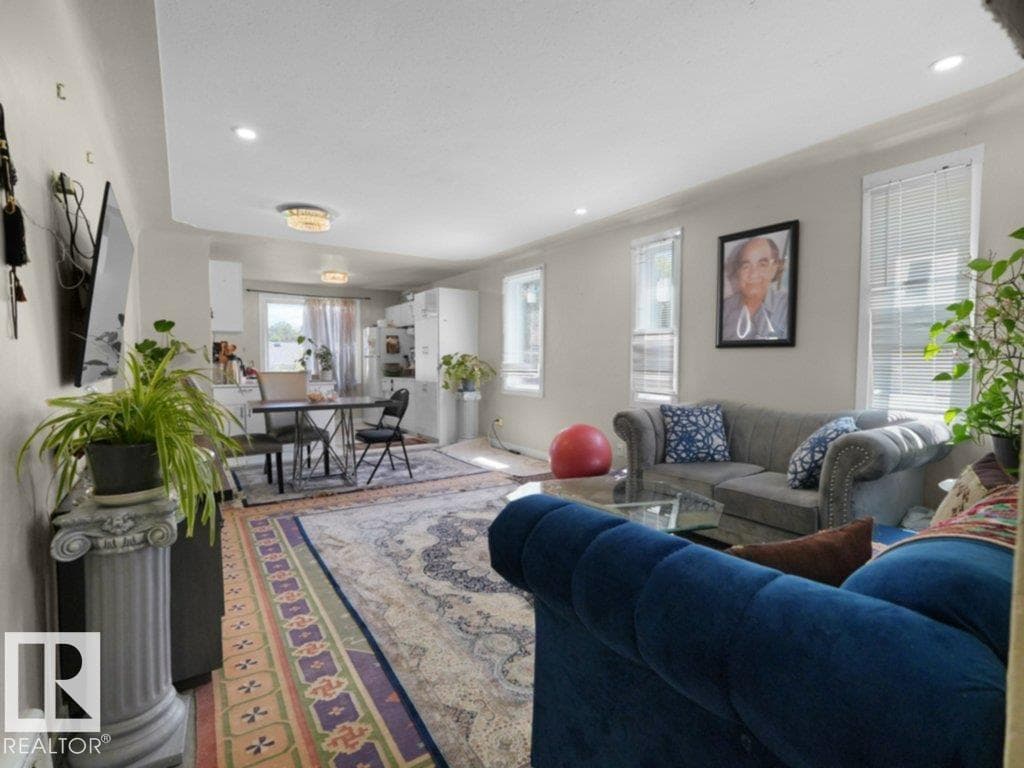 10857 97 ST NW — photo 4