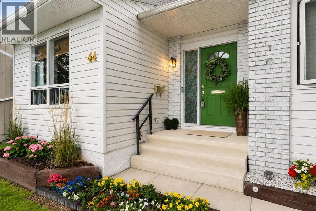 44 Beddington Crescent NE — photo 3