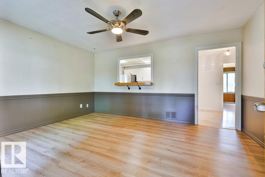 8318 80 AV NW — photo 5