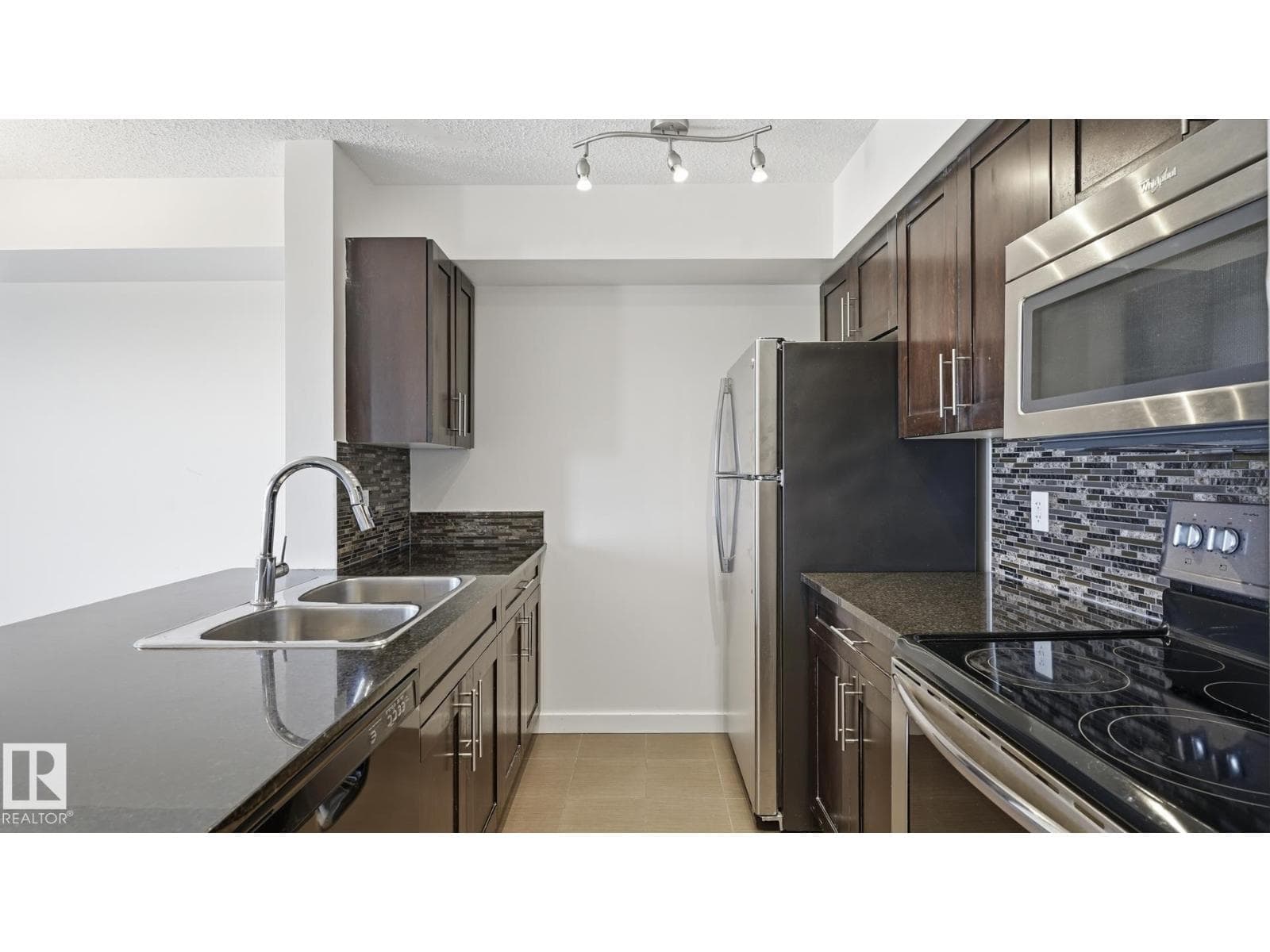 #415 12035 22 AV SW