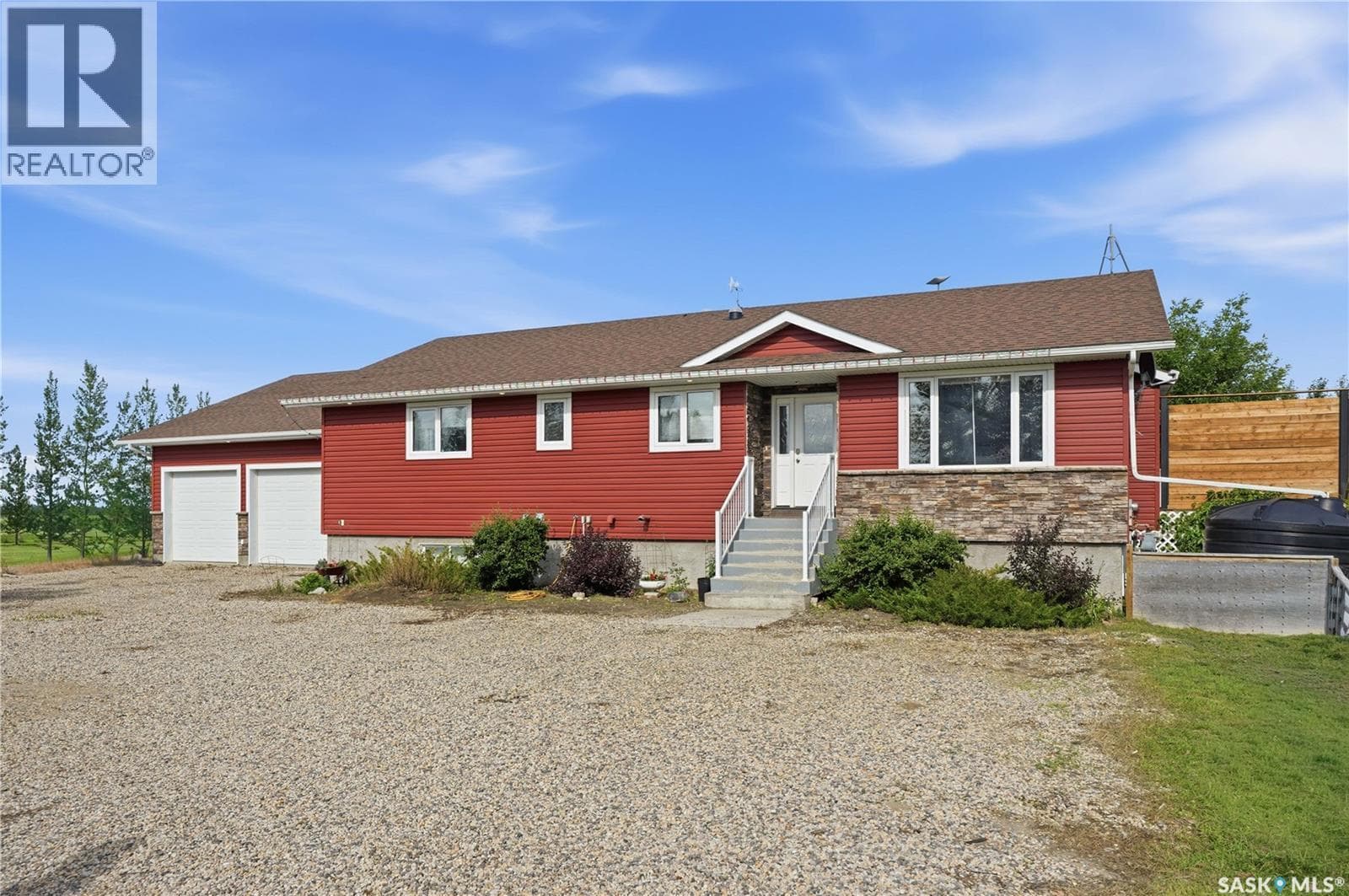 11 Ridge CRESCENT