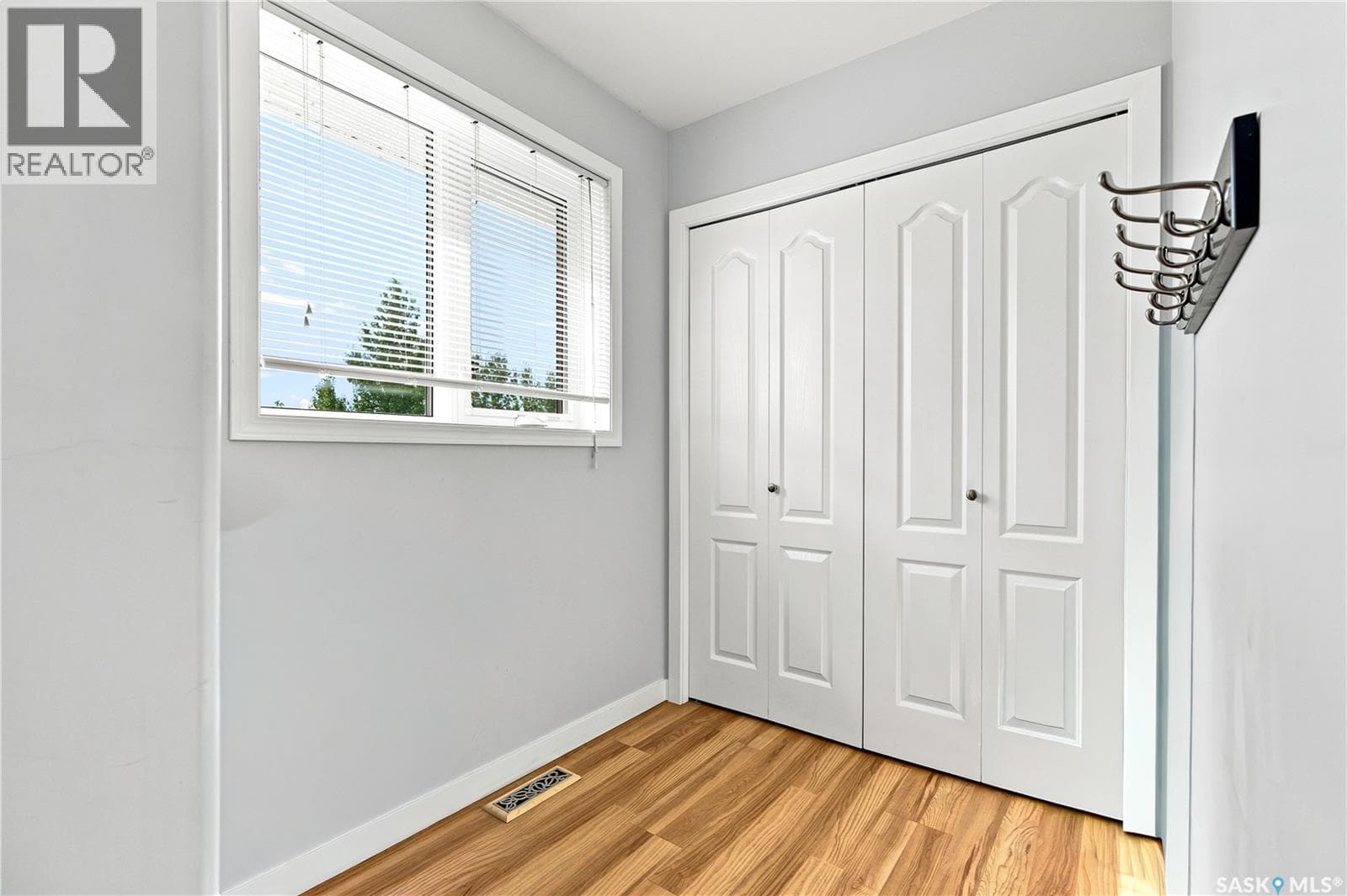 11 Ridge CRESCENT — photo 3