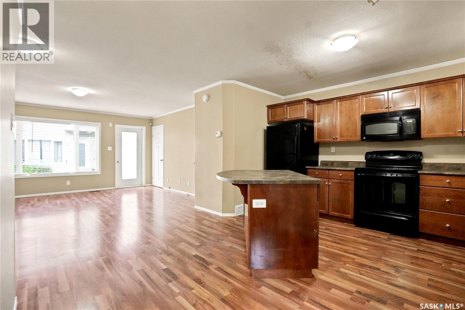 403 715 Hart ROAD — photo 5