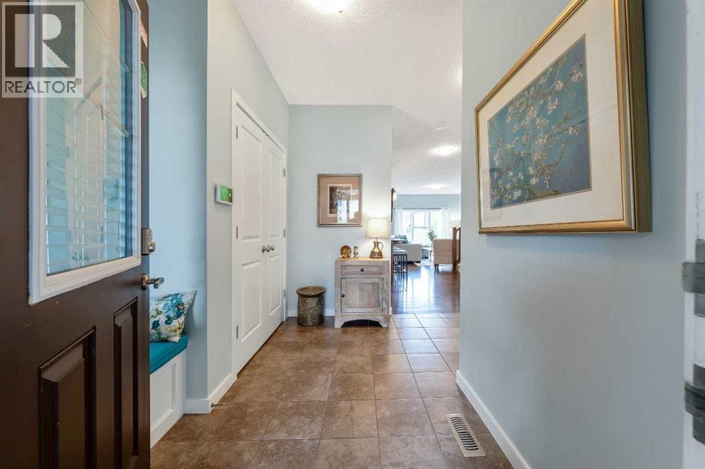 1065 Hillcrest Lane SW — photo 2