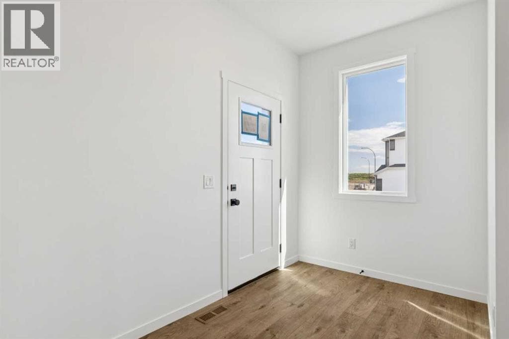 93 Bartlett Way SE — photo 3
