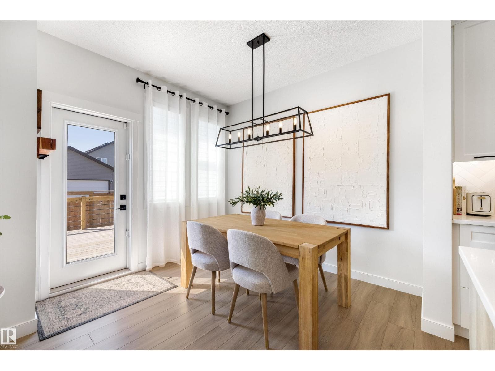 11987 34 AV SW — photo 4