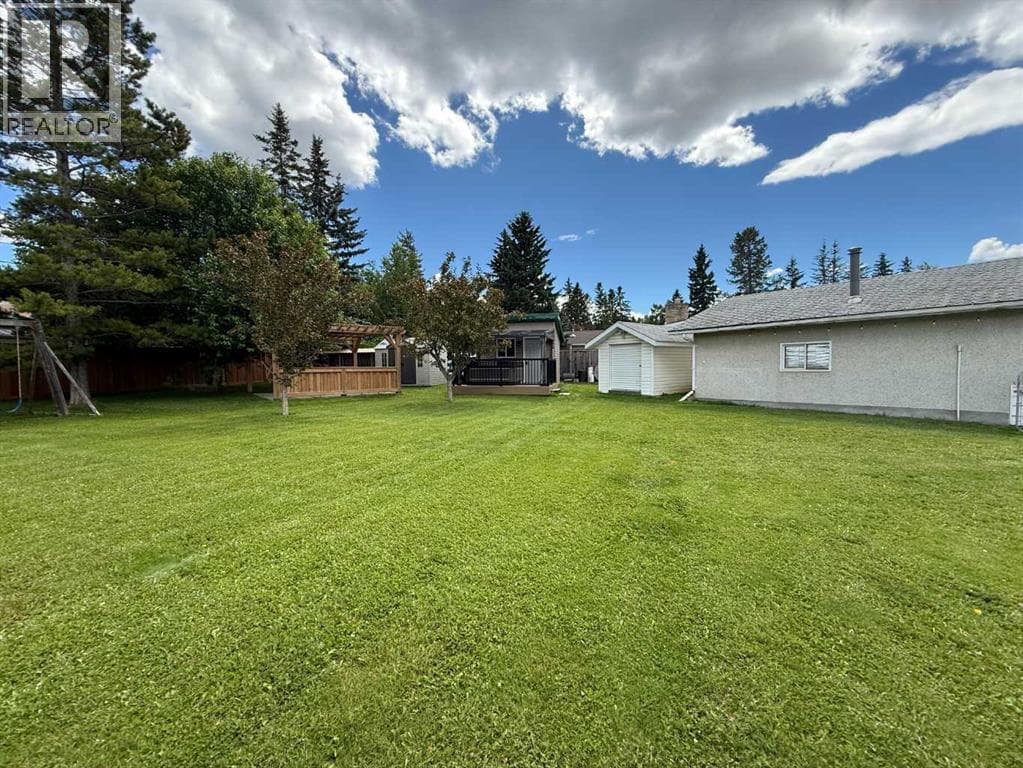106 Sunwapta Drive — photo 3