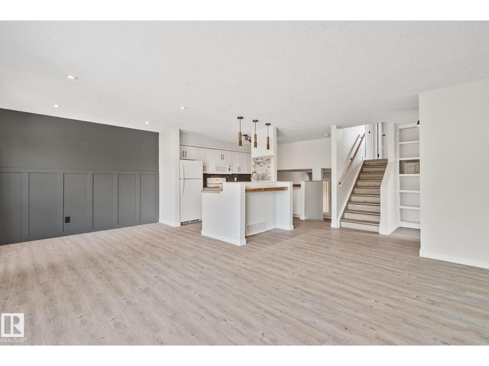 703 GRANDIN DR — photo 4