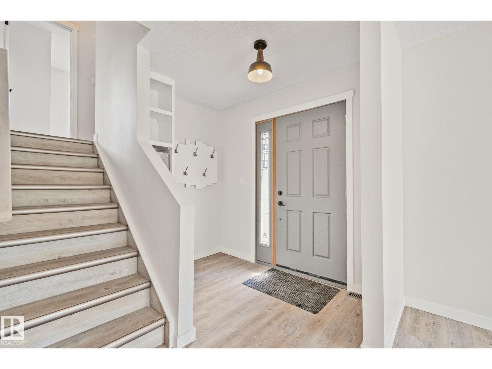 703 GRANDIN DR — photo 5
