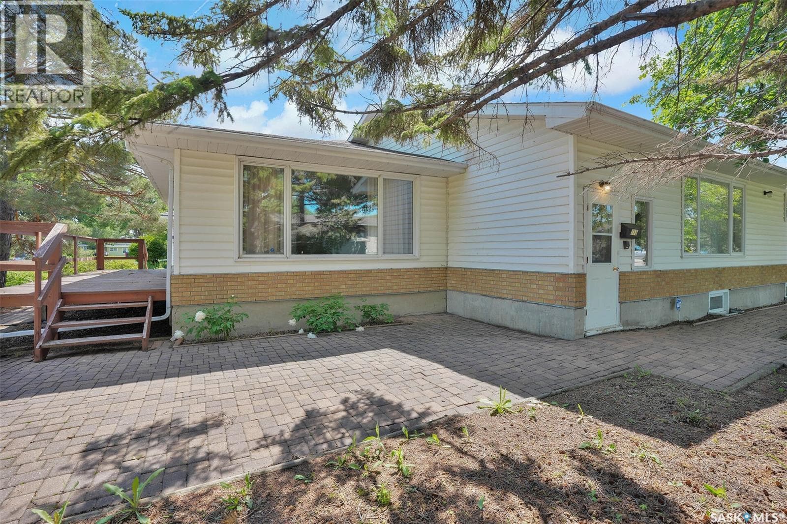 715 Connaught STREET — photo 4