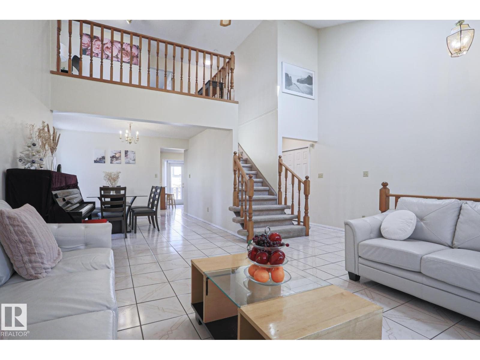 2433 89 ST NW