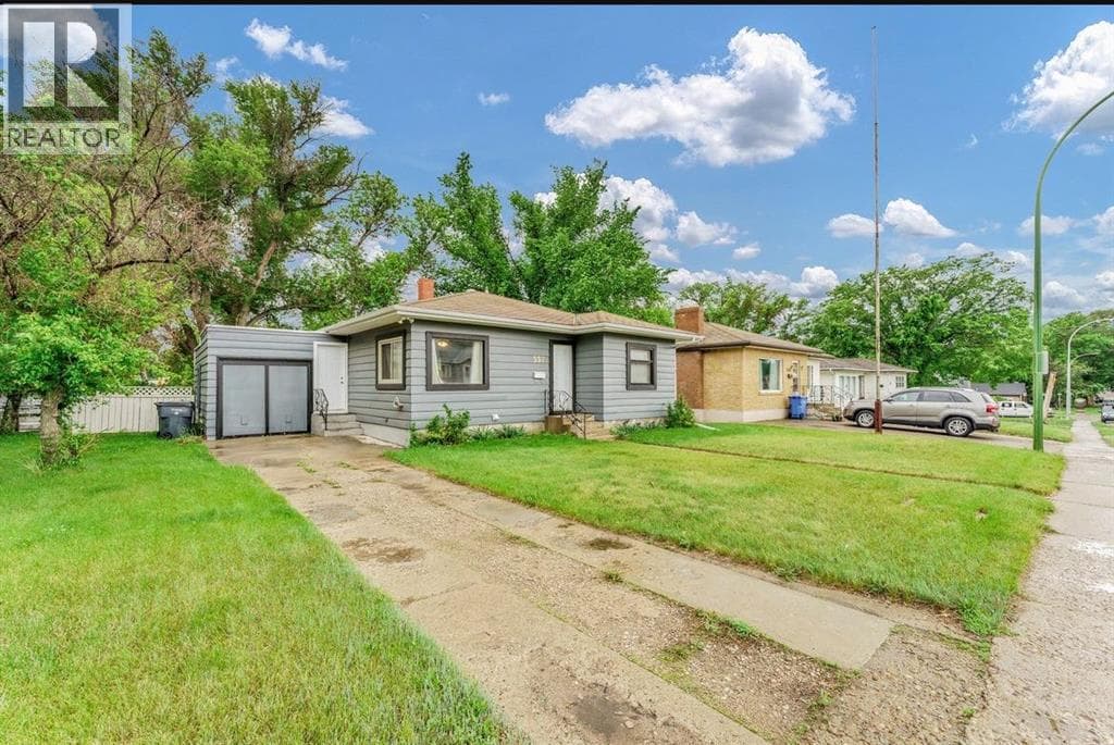 337 4 Street SW — photo 3