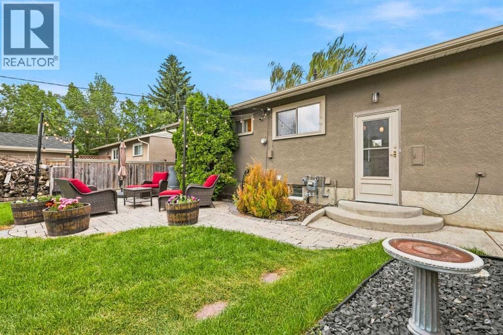 404 Arlington Drive SE — photo 2