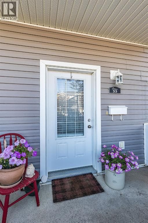 35 Somerset Lane SE — photo 2