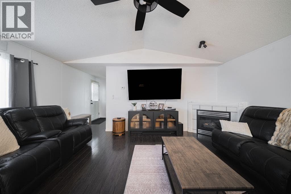 213 Mitchell Drive — photo 3