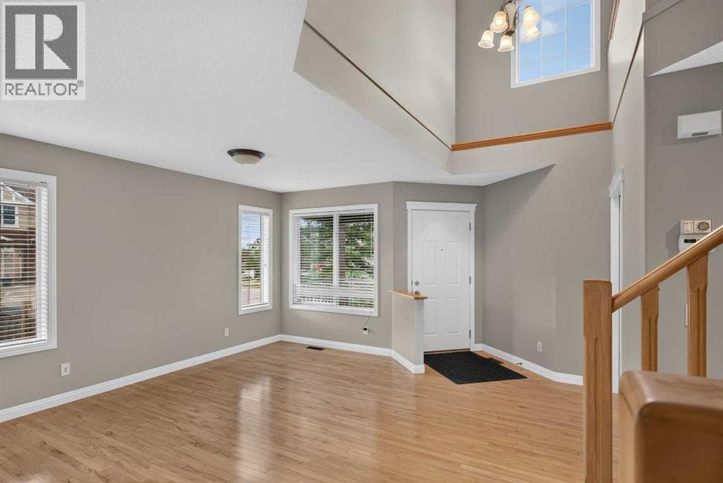 25 Panamount Rise NW — photo 2