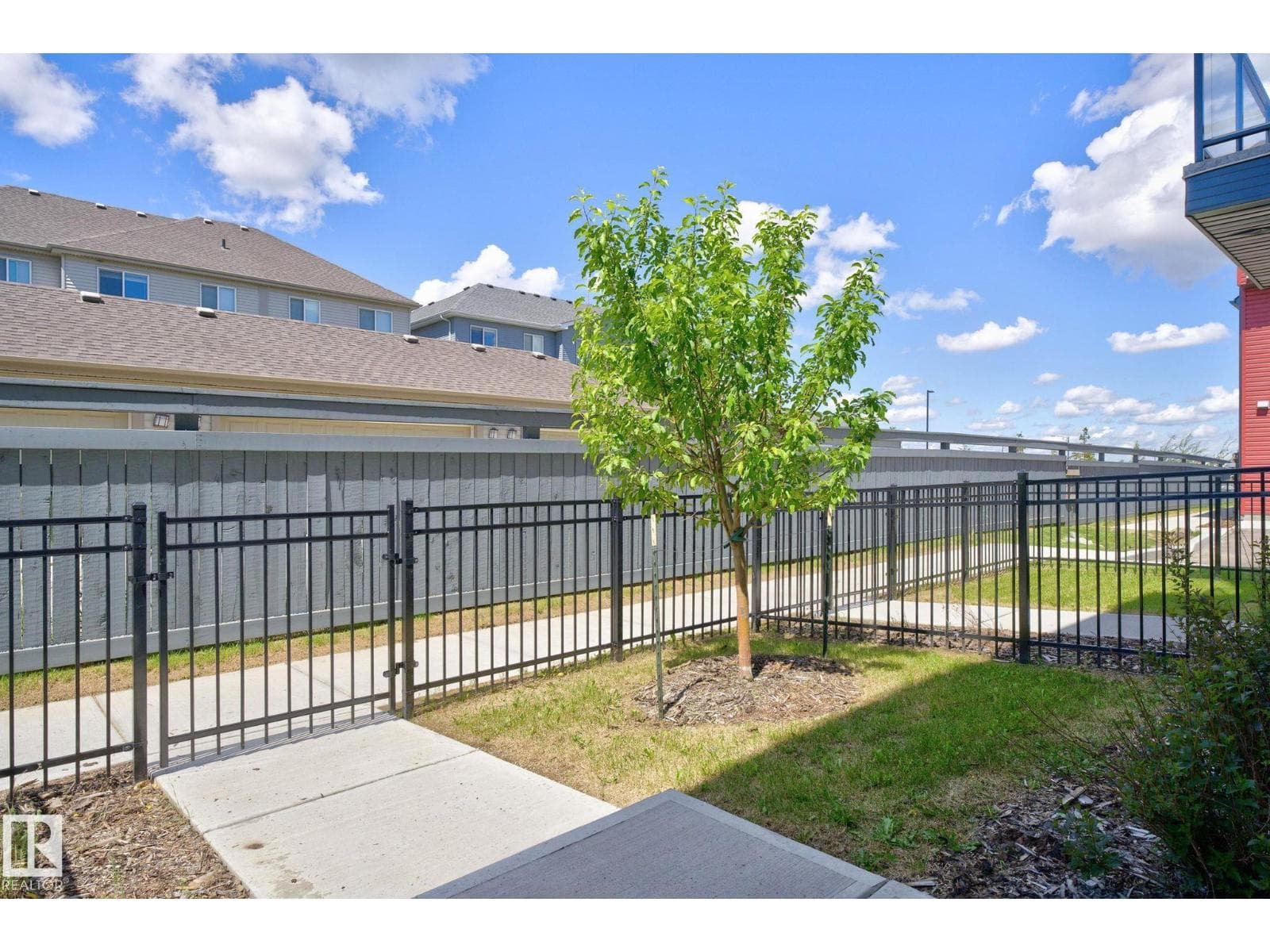 #33 11910 35 AV SW — photo 2