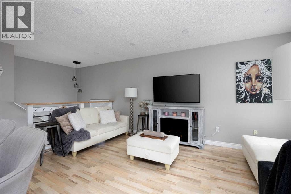 112B Siesta Gardens — photo 4