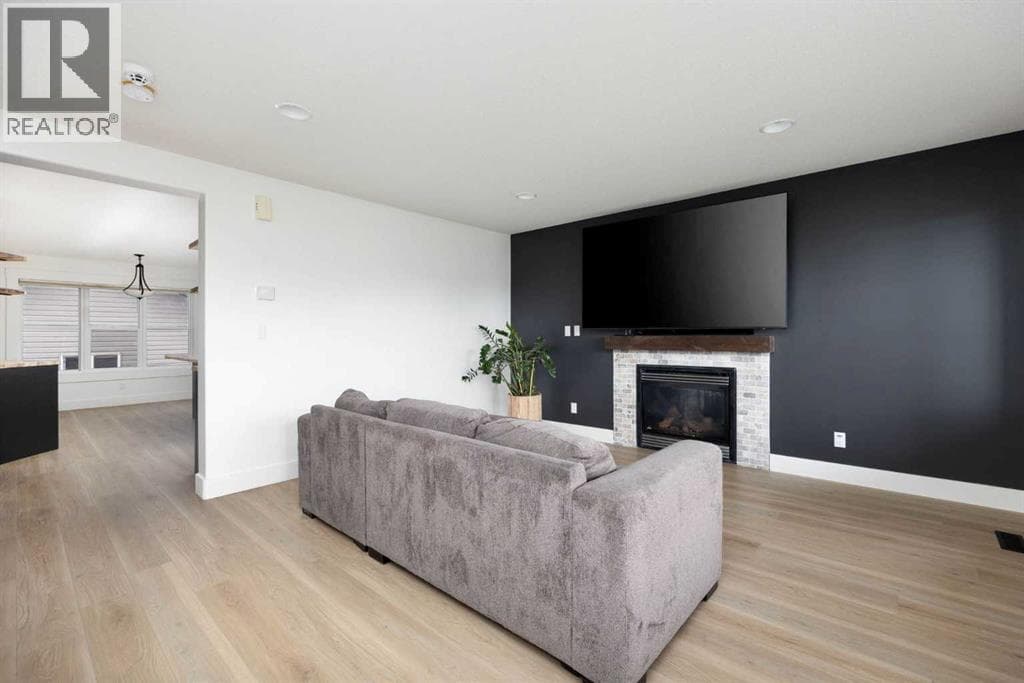 189 Walnut Crescent — photo 5