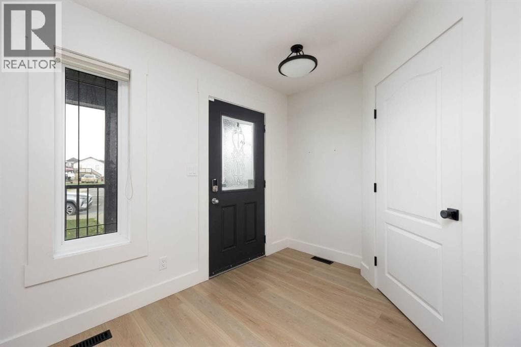 189 Walnut Crescent — photo 4