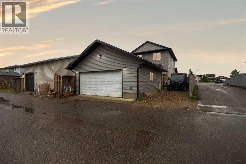 189 Walnut Crescent — photo 2