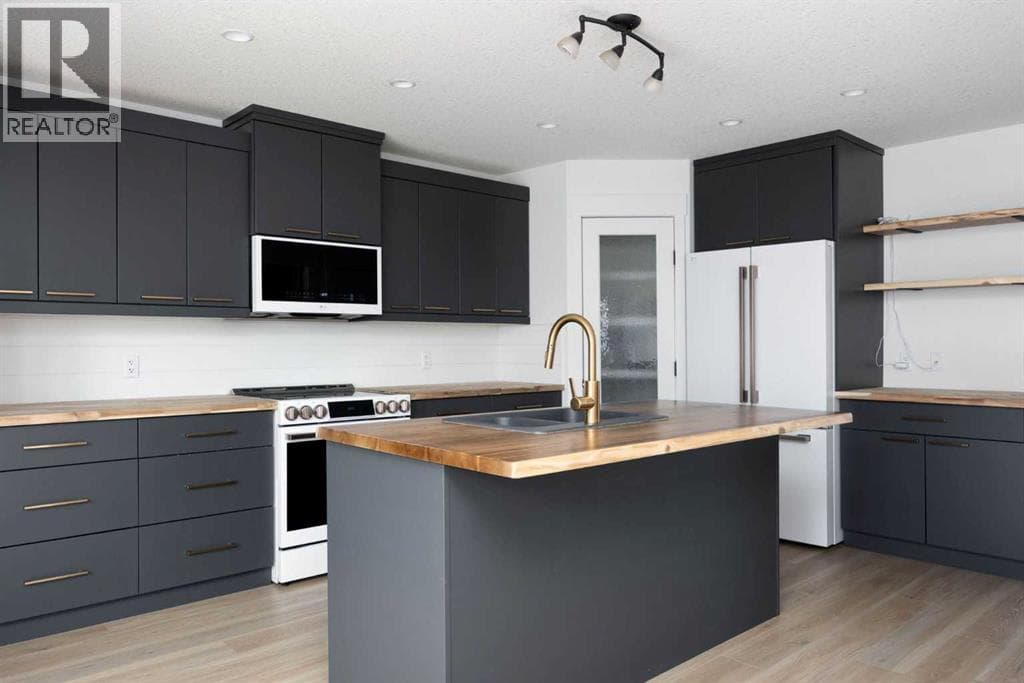 189 Walnut Crescent — photo 3