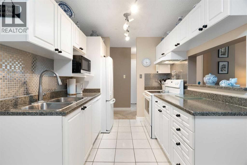 2107, 202 Braeglen Close SW — photo 4
