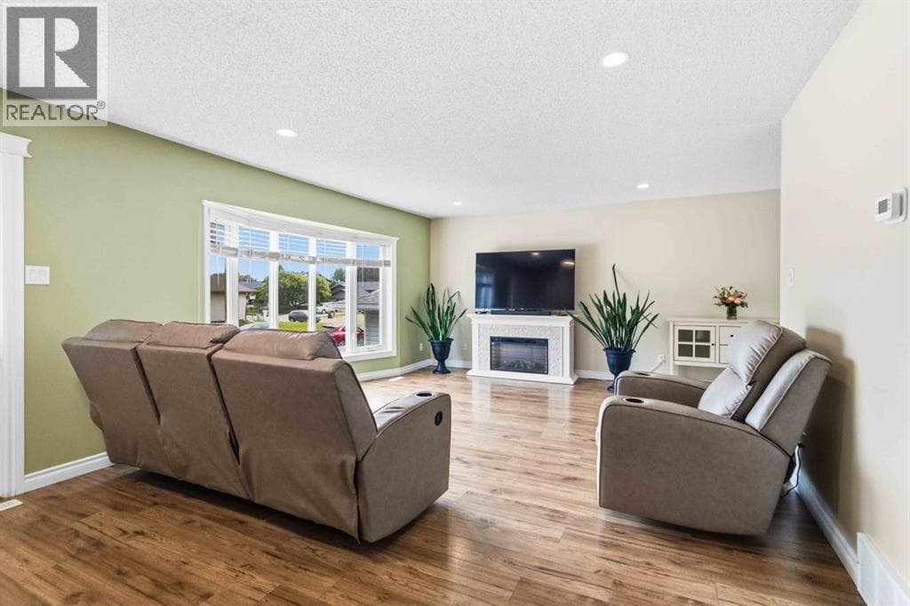 213 Bacon Place — photo 4
